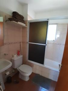 Ένα μπάνιο στο La casa de la Jordana +3 φωτογραφίες