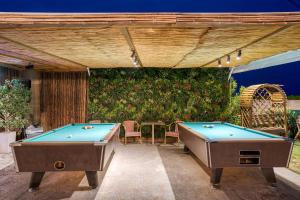 Biliár nebo kulečník v ubytování Poseidon Beach Hotel