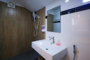 Koupelna v ubytování Chenfong Rakthai Resort-ไร่ชาเฉินฟงรีสอร์ท + 30 fotografií