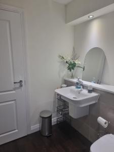 Gallery image of Cosy Room in Tyldesley