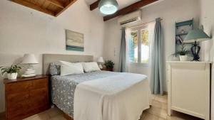 Postel nebo postele na pokoji v ubytování Villa Los Cerezos Private Pool + 23 fotografií