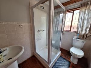Bagno di PA Sands Beach House Kowie River 9 Sleeper Pool