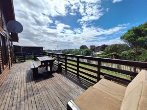 Balcone o terrazza di PA Sands Beach House Kowie River 9 Sleeper Pool