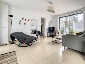 Posedenie v ubytovaní Villa lumineuse à Stella-Plage, jardin clos, terrasse, proche plage et commerces - 6 personnes - FR-1-236-151