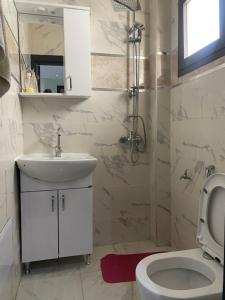 Koupelna v ubytování Elégant appartement avec Vue sur mer + 10 fotografií