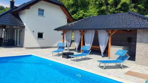 Piscina de la sau aproape de Villa Maana, Krapinske Toplice