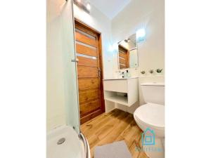 Koupelna v ubytování Creative Room - 10 Minutes to Gdańsk Old Town & Seaside