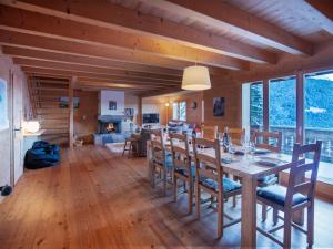 Posezení v ubytování Chalet Chalet Casablanca by Interhome