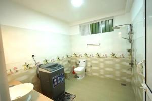 Et badeværelse på Cozy Stays Villa + 8 billeder