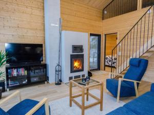 Χώρος καθιστικού στο Holiday Home Lakeside villa by Interhome