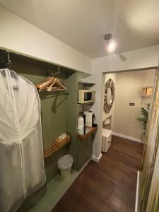 Bilik mandi di The Cherry Tree Hotel +37 gambar