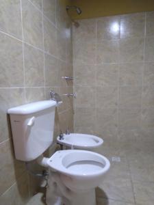 Et badeværelse på Complejo Habitacional RLM 25