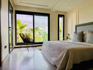 Letto o letti in una camera di Luxury Oceanfront Villa with Private Pool!