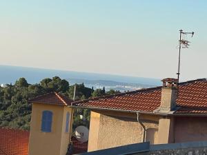 a view from the roof of a building at Vence appartement vue mer in Vence