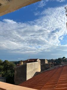 a view from the roof of a building at Vence appartement vue mer in Vence