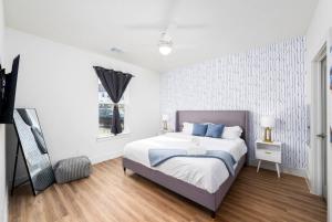 Postel nebo postele na pokoji v ubytování Exclusive 1BR Luxe Haven in Ideal Spot