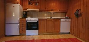 Кухня или мини-кухня в Sauna | Wi-Fi | Terrace | Wood stove | Cable TV
 +5 фотографий