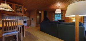 O bucătărie sau chicinetă la Sauna | Wi-Fi | Terrace | Wood stove | Cable TV