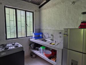 Kuchyň nebo kuchyňský kout v ubytování Cabaña Campestre de descanso