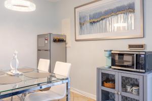 Gallery image of Cozy One Bed Apartment in Heart of Herndon in Herndon