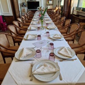 TV a/nebo společenská místnost v ubytování Hotel Civita
