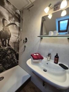 Koupelna v ubytování "Landhaus Kennerknecht"
