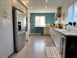 Η κουζίνα ή μικρή κουζίνα στο Villa O Soleil