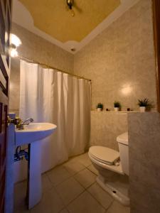 Koupelna v ubytování Casa San Juan Jacuzzi Privado Centrica a 5 minutos de la Parroquia