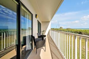Balcone o terrazza di Direct Oceanfront Condo with amazing Views near Cocoa Beach