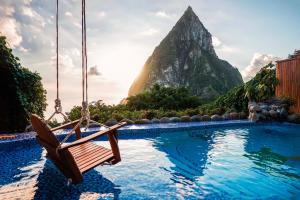 Бассейн в Ladera Resort или поблизости