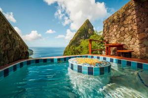 Бассейн в Ladera Resort или поблизости