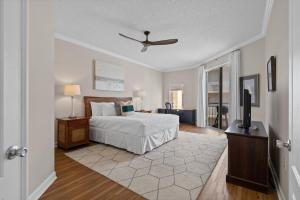 Postel nebo postele na pokoji v ubytování Perdido Grande Unit 2503