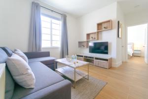 Et tv og/eller underholdning på CHIC AND COZY 1 Br and 1Bth Suite on Collins Ave