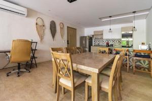 Posezení v ubytování Spacious Tulum Condo for 10 Great Amenities