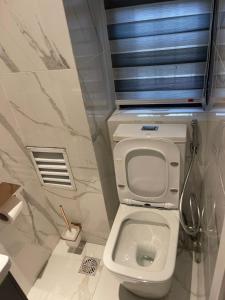 Bilik mandi di Sujimoto Residences MacDonald