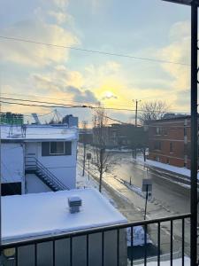 Το Cozy & spacious 3 BDR condo τον χειμώνα