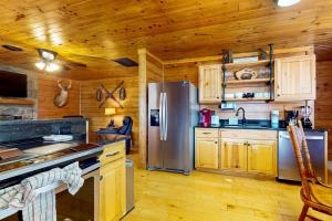Dapur atau dapur kecil di Honey Bear Hideout