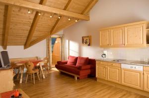 Kuchyň nebo kuchyňský kout v ubytování Ferienwohnung am Oberrainerhof + 37 fotografií