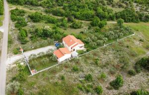 an aerial view of a home with a house at 2 Bedroom Amazing Home In Pridraga in Pridraga