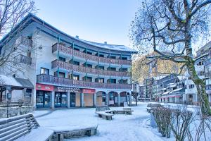 Clădirea în care este situat/ăapartamentul +16 fotografii