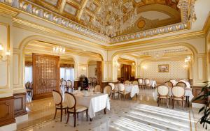 Posezení v ubytování Shamakhi Palace Sharadil
