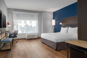 Letto o letti in una camera di Tru By Hilton Phoenix Midtown