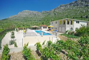 Πισίνα στο ή κοντά στο Family friendly house with a swimming pool Zavojane, Zagora - 23737