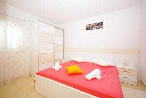 Ένα ή περισσότερα κρεβάτια σε δωμάτιο στο Family friendly house with a swimming pool Zavojane, Zagora - 23737 +9 φωτογραφίες