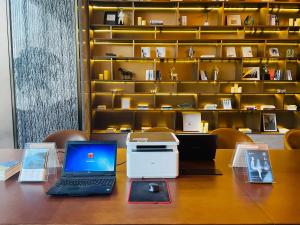 TV a/nebo společenská místnost v ubytování Tianyongge Art Hotel Shanghai Disney Store