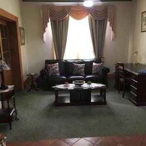 Gallery image of Jacaranda Cottage in Colac +29 photos