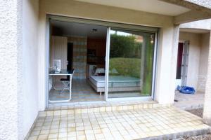 Balkón nebo terasa v ubytování Studio charmant dans Brioude – 25 m² avec terrasse et parking