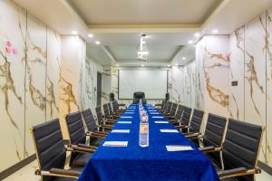 Khu vực hỗ trợ khách đi công tác/phòng hội thảo tại Hotel Robot