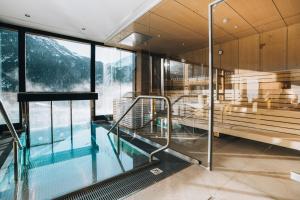 The swimming pool at or close to Grünwald Resort Sölden