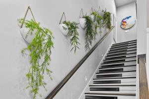 Ảnh trong thư viện ảnh của City Heights - Broadway Designer Condo ở Nashville +13 ảnh